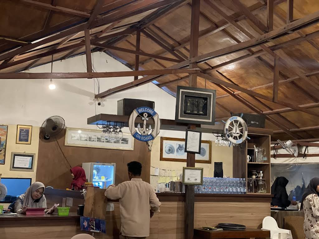 Kampoeng Nelayan Resto thumbnail 2