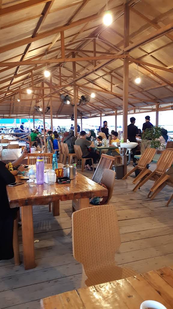 Kampoeng Nelayan Resto thumbnail 3