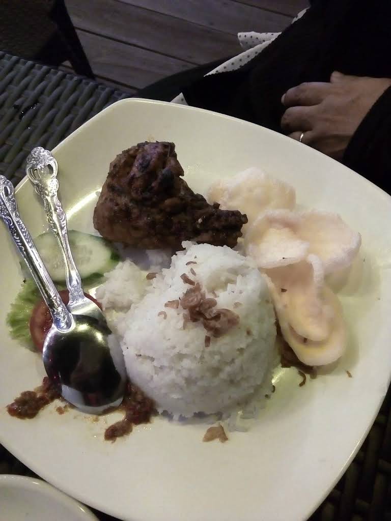 Kampoeng Nelayan Resto thumbnail 12