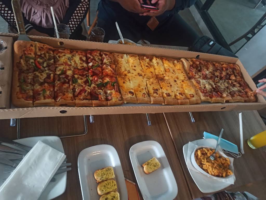 Pizza Hut Restoran thumbnail 10