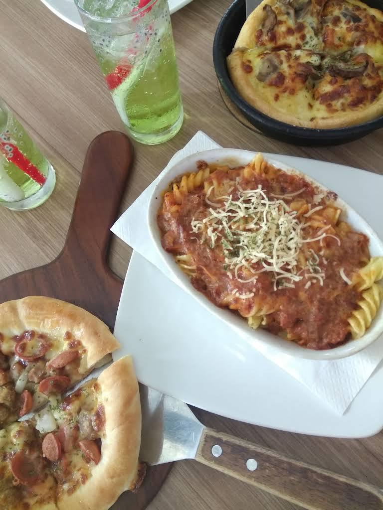 Pizza Hut Restoran thumbnail 16