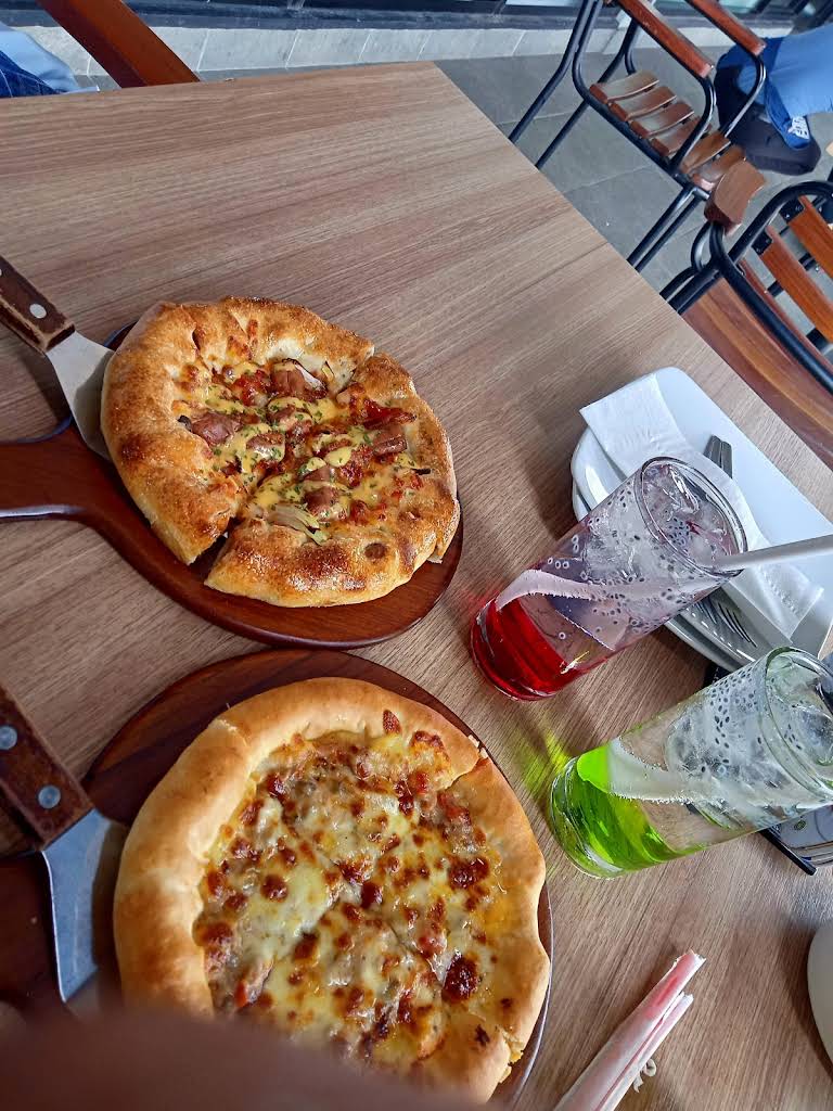 Pizza Hut Restoran thumbnail 34