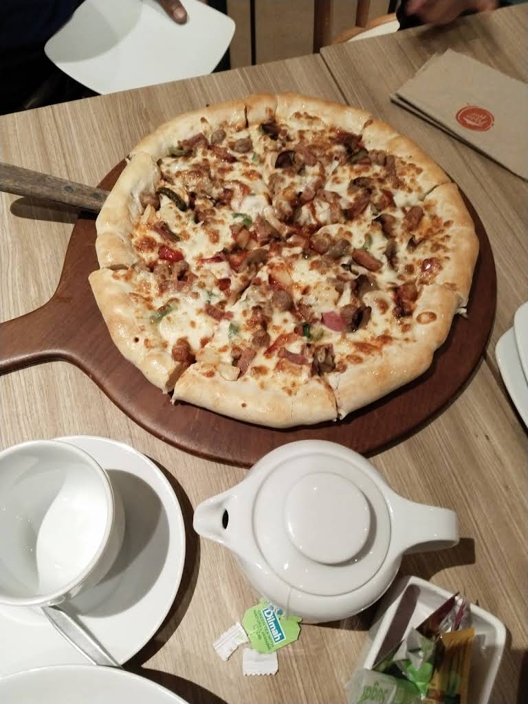 Pizza Hut Restoran thumbnail 37