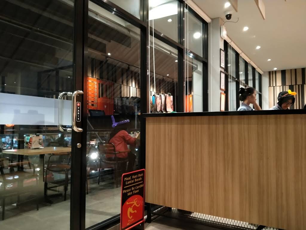 Pizza Hut Restoran thumbnail 39