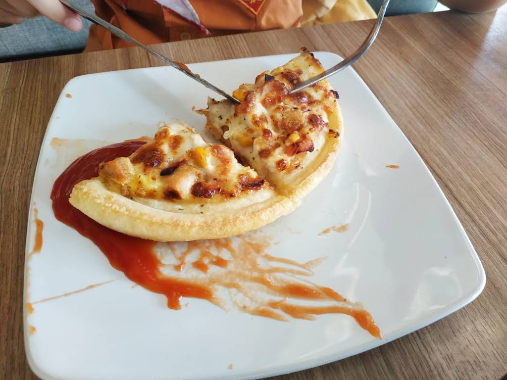 Pizza Hut Restoran thumbnail 45