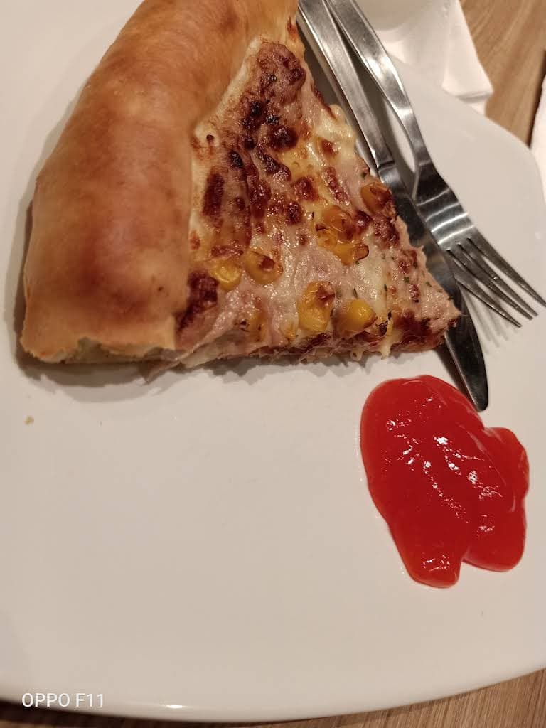Pizza Hut Restoran thumbnail 49
