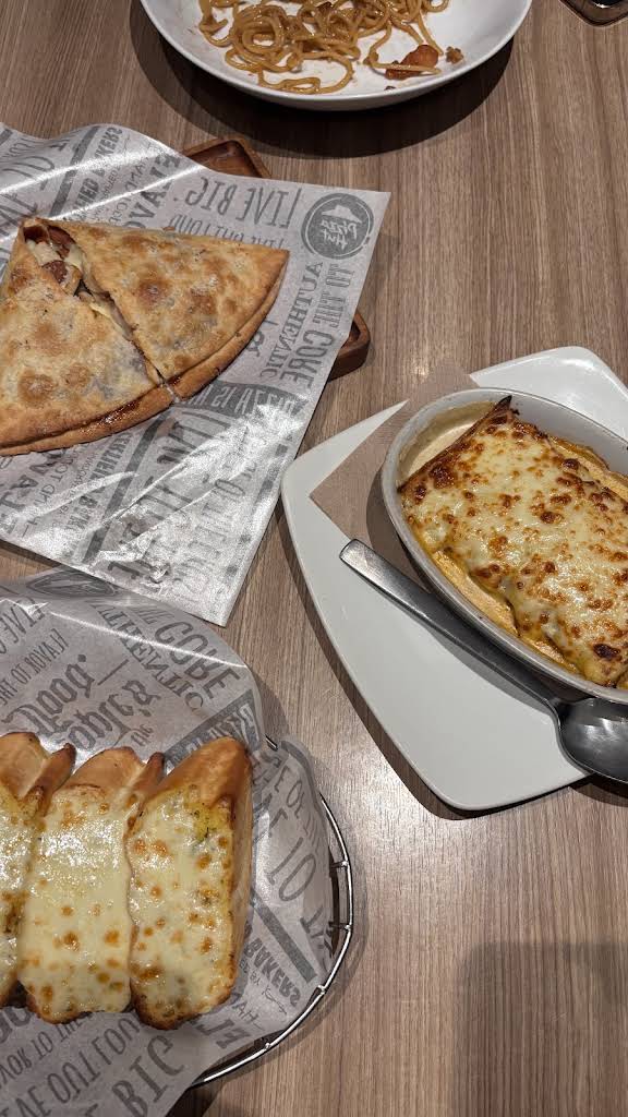 Pizza Hut Restoran thumbnail 50