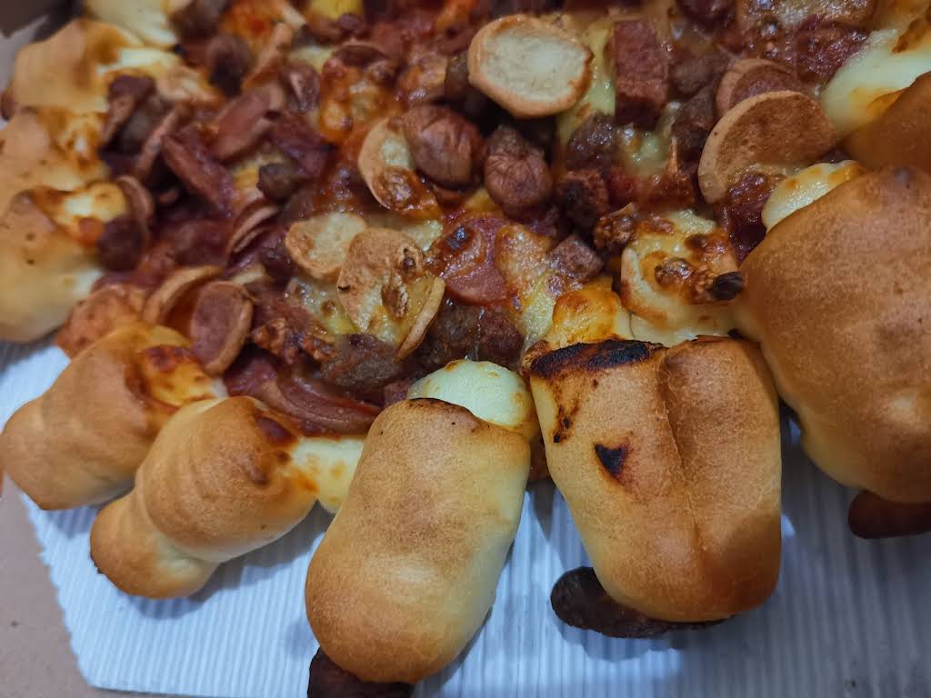 Pizza Hut Restoran thumbnail 53