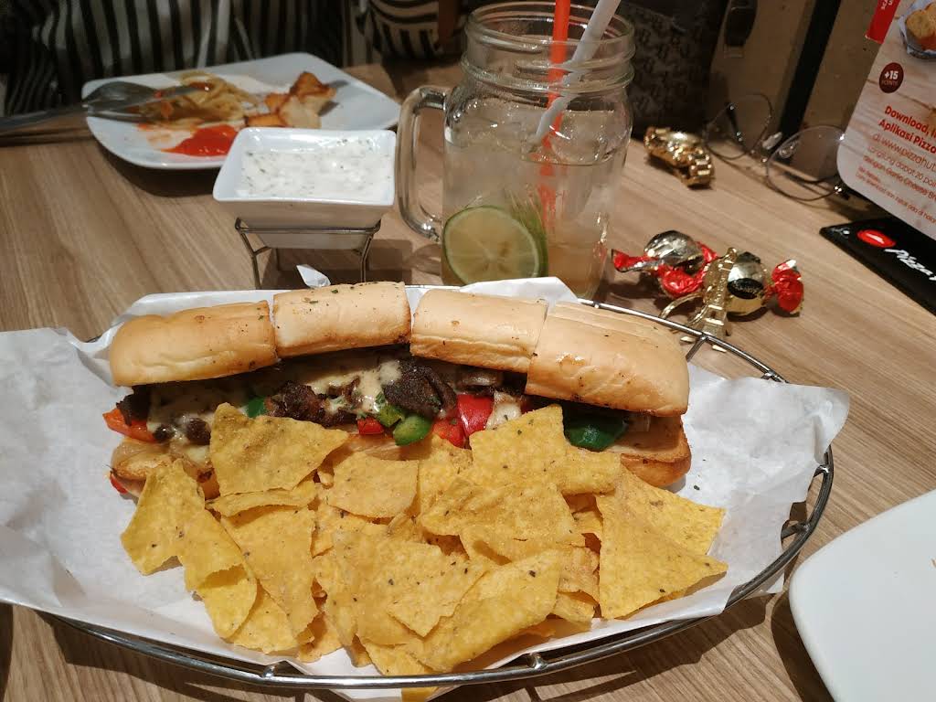 Pizza Hut Restoran thumbnail 64