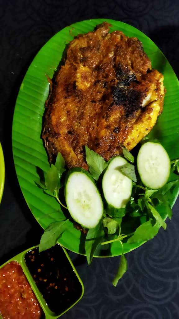 RM Pondok Kayu Resto thumbnail 10