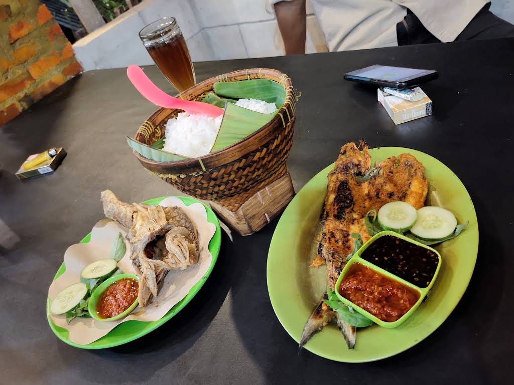 RM Pondok Kayu Resto thumbnail 13