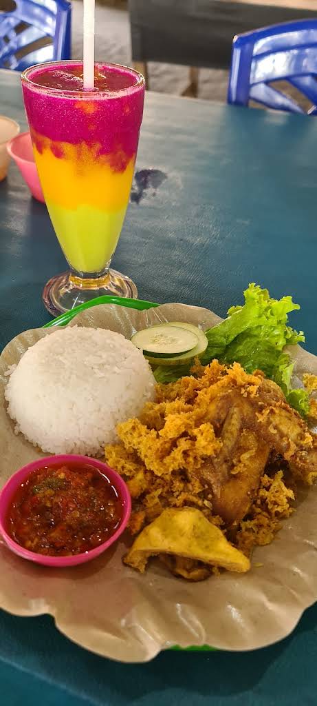RM Pondok Kayu Resto thumbnail 28