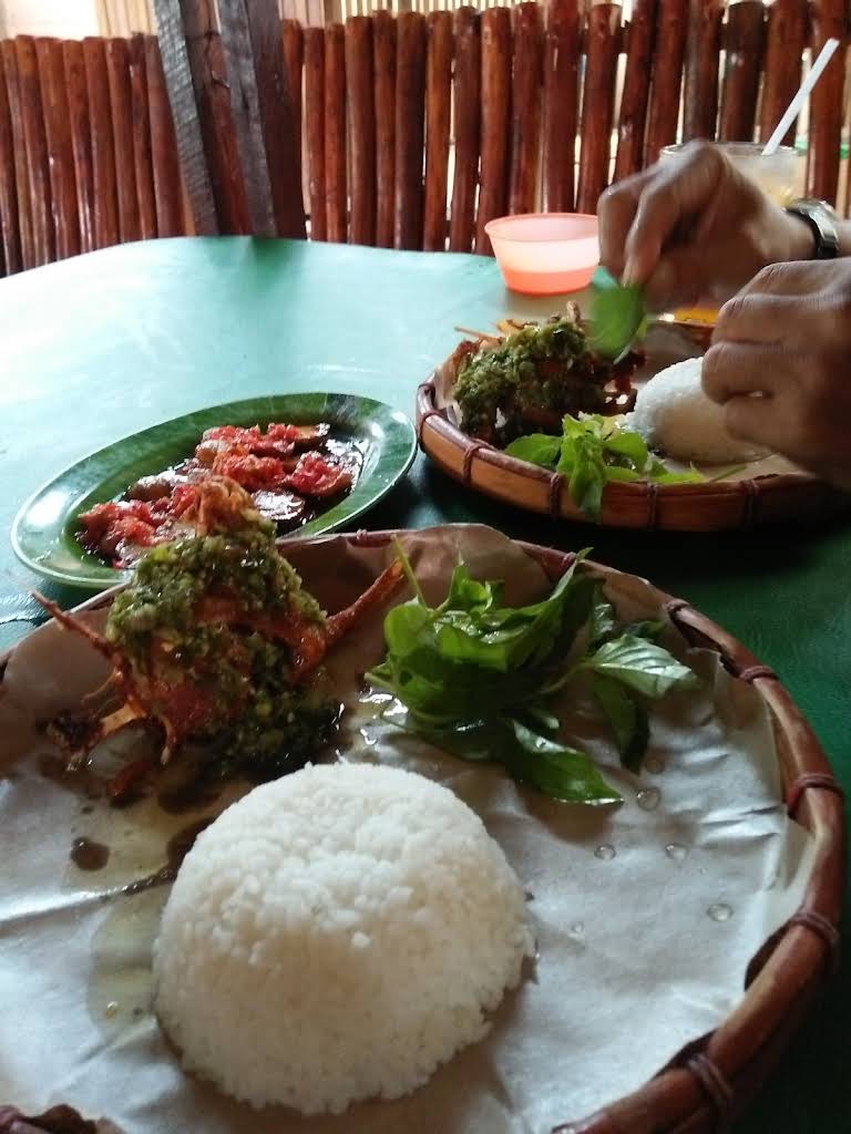 RM Pondok Kayu Resto thumbnail 30