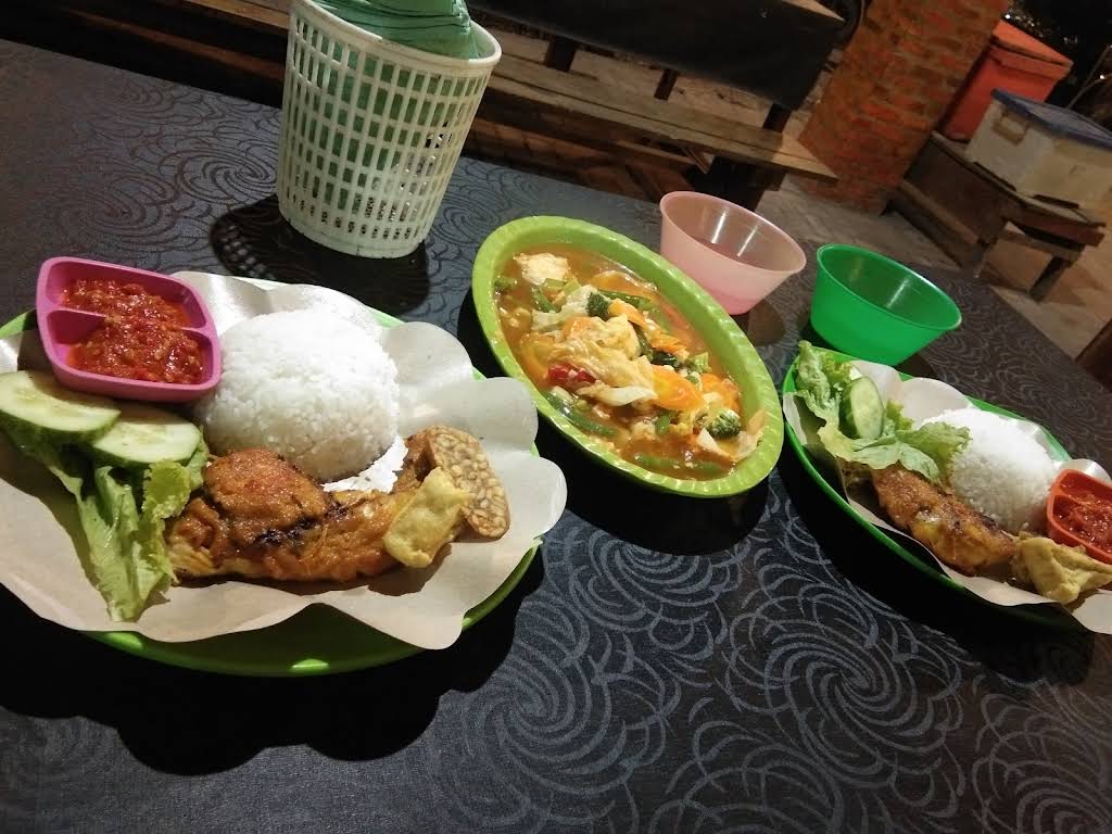 RM Pondok Kayu Resto thumbnail 43