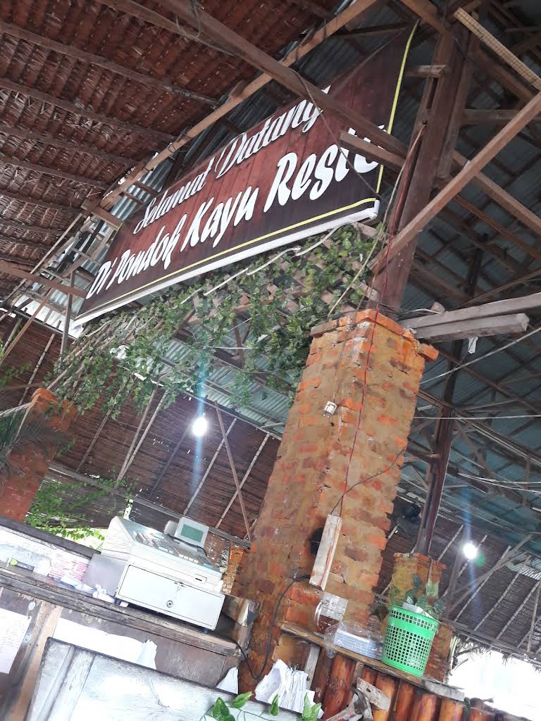 RM Pondok Kayu Resto thumbnail 44