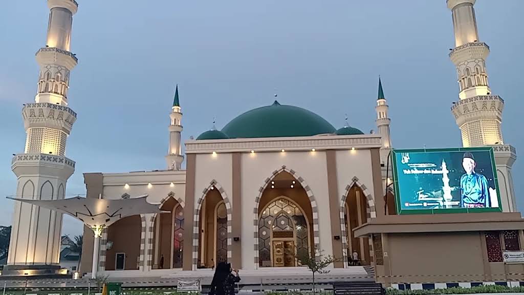 Dumai Islamic Center - Masjid Agung Habiburrahman thumbnail 8