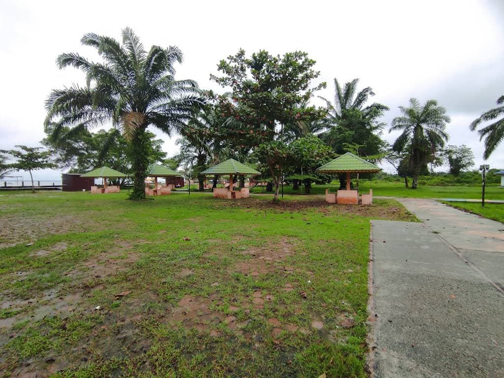 Pantai Puak Teluk Makmur